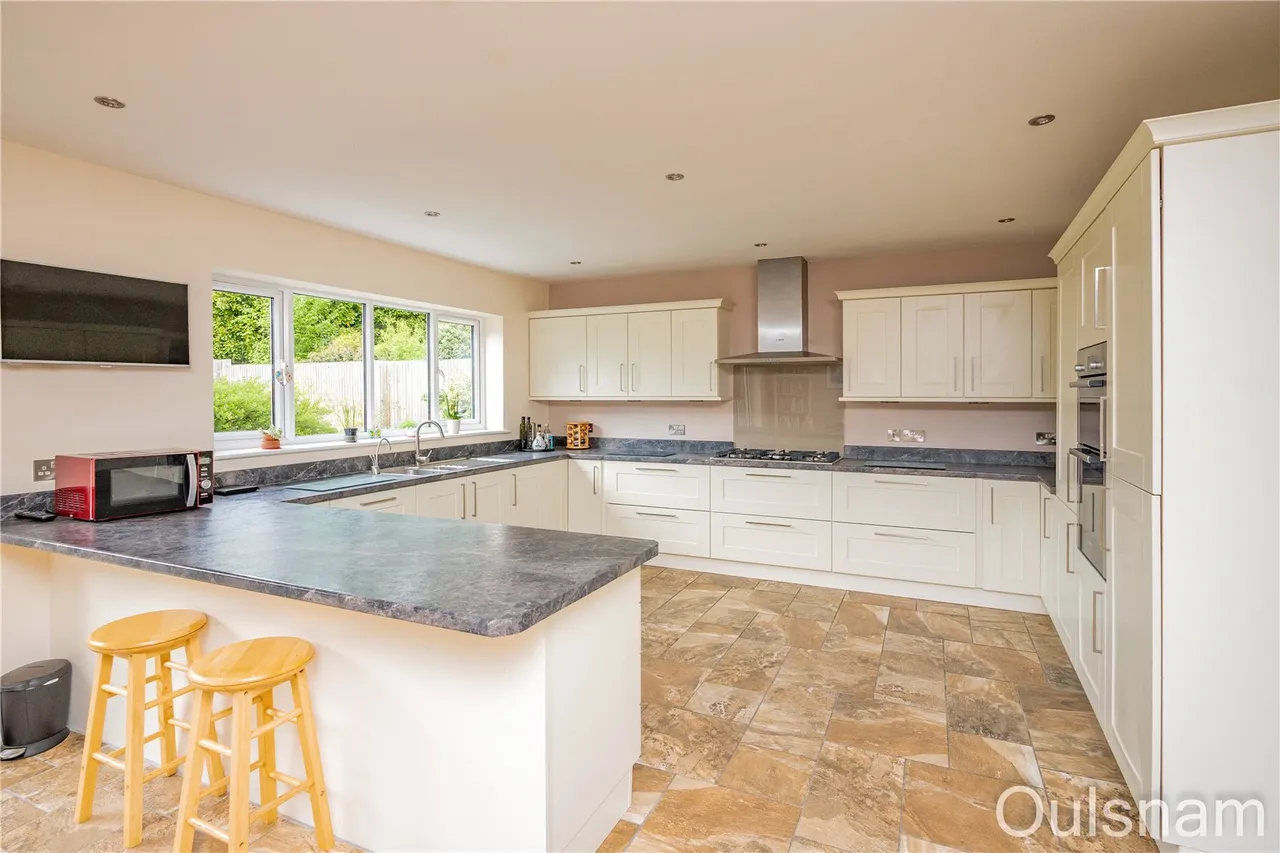 Old Birmingham Road, Marlbrook, Bromsgrove, Worcestershire, B60 1HQ, photo 2