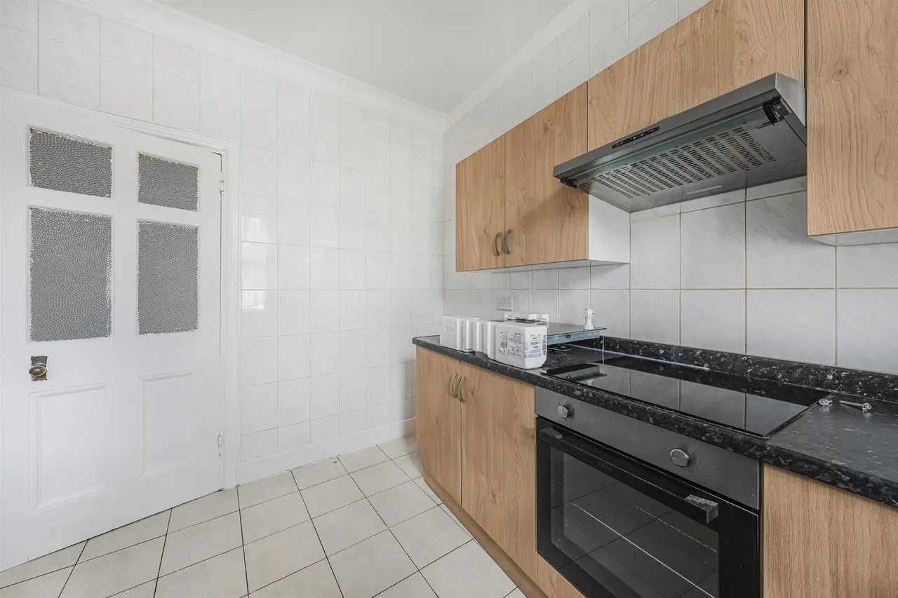 Station Road, North Chingford, E4, photo 4