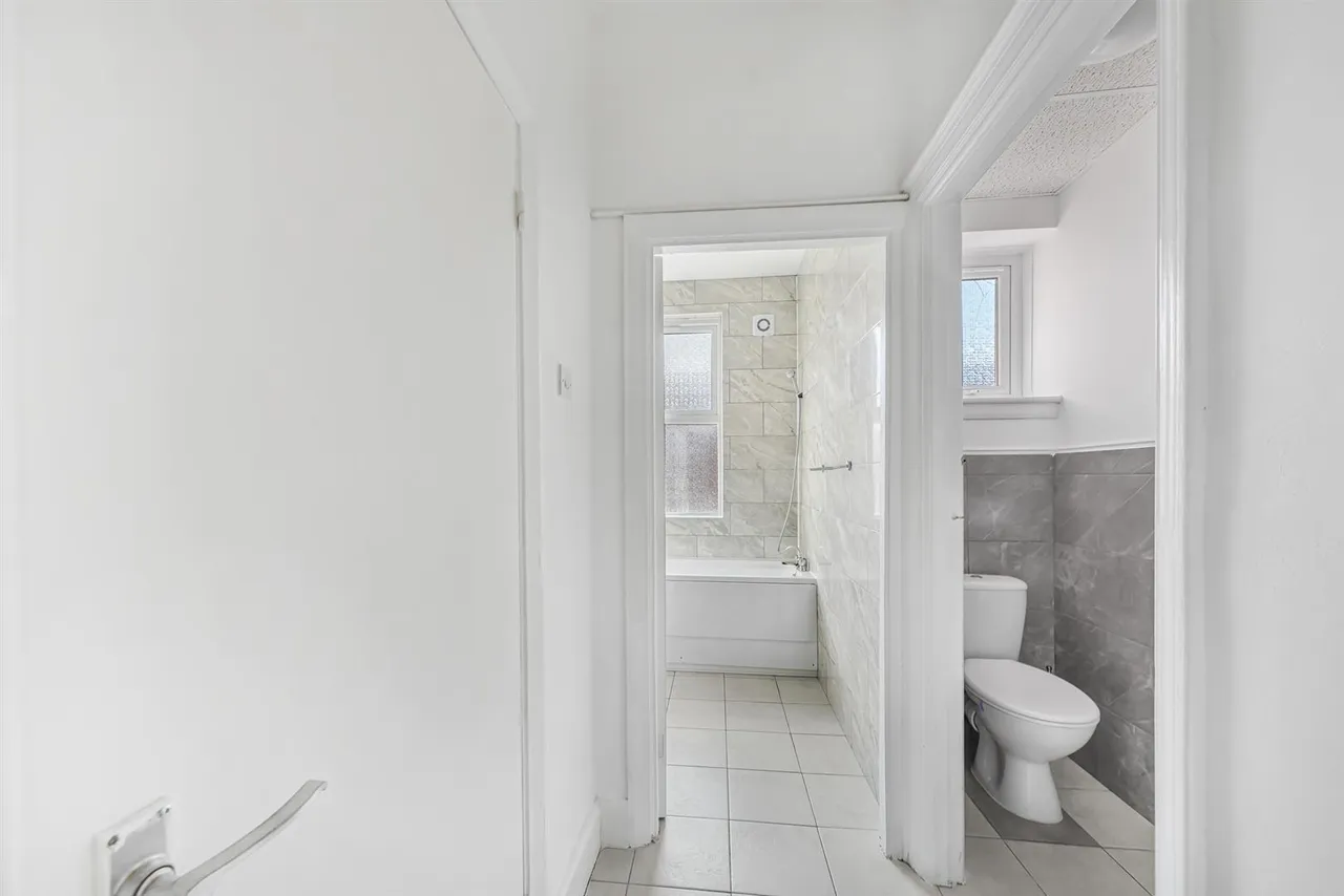 Station Road, North Chingford, E4, photo 16