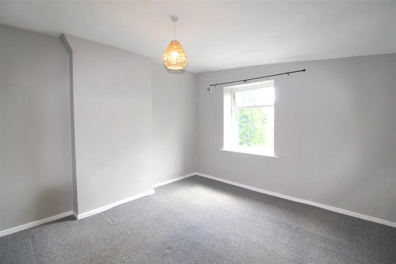 Bank Gate, Broadbottom, SK14, photo 7