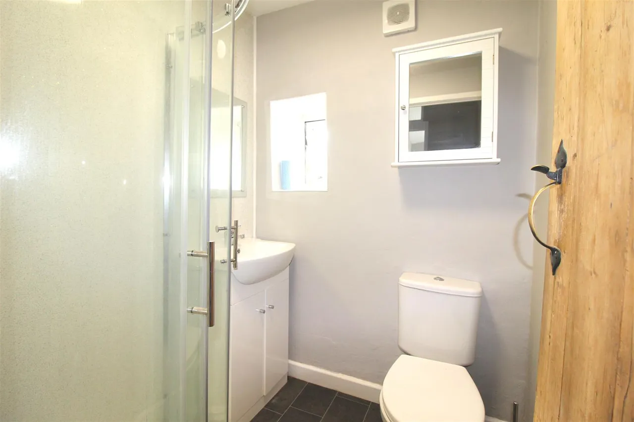Bank Gate, Broadbottom, SK14, photo 9