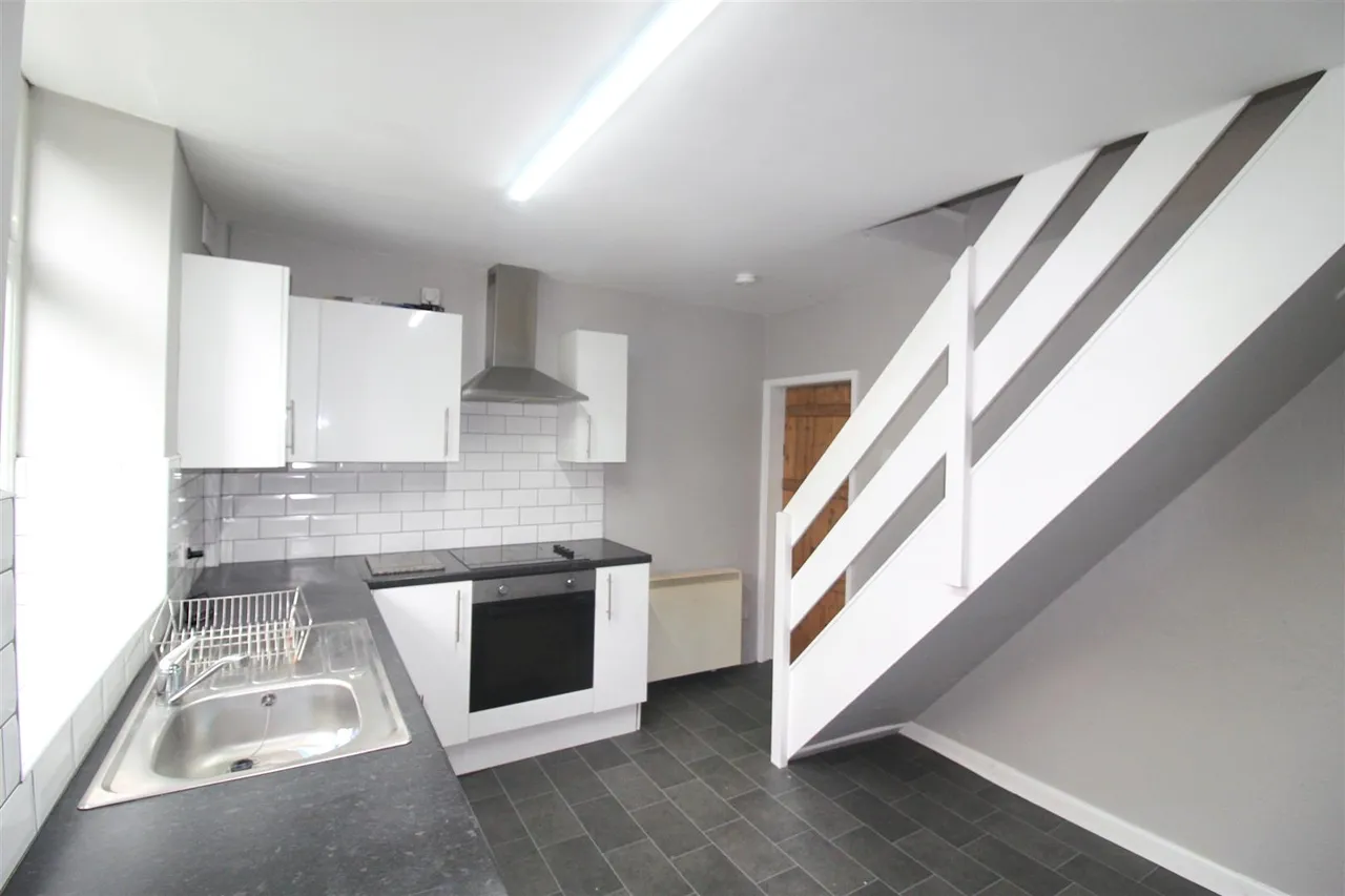 Bank Gate, Broadbottom, SK14, photo 6
