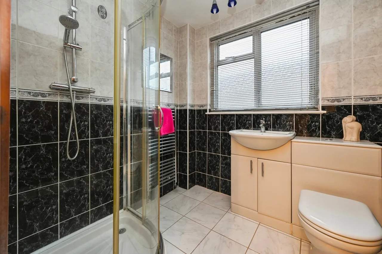 Paschall Road, Kirkby-in-Ashfield, Nottingham, Nottinghamshire, NG17, photo 3