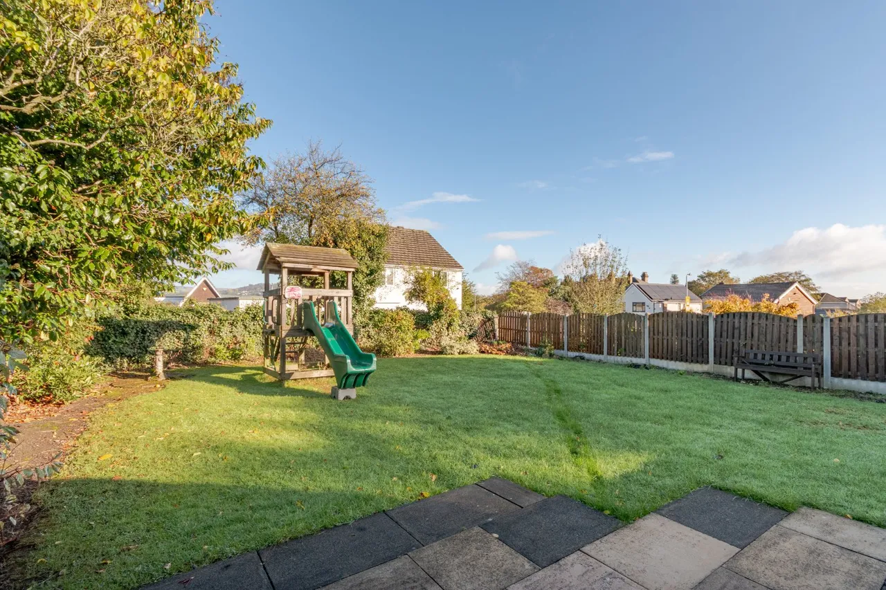 Moorhead Crescent, Shipley, BD18, photo 22