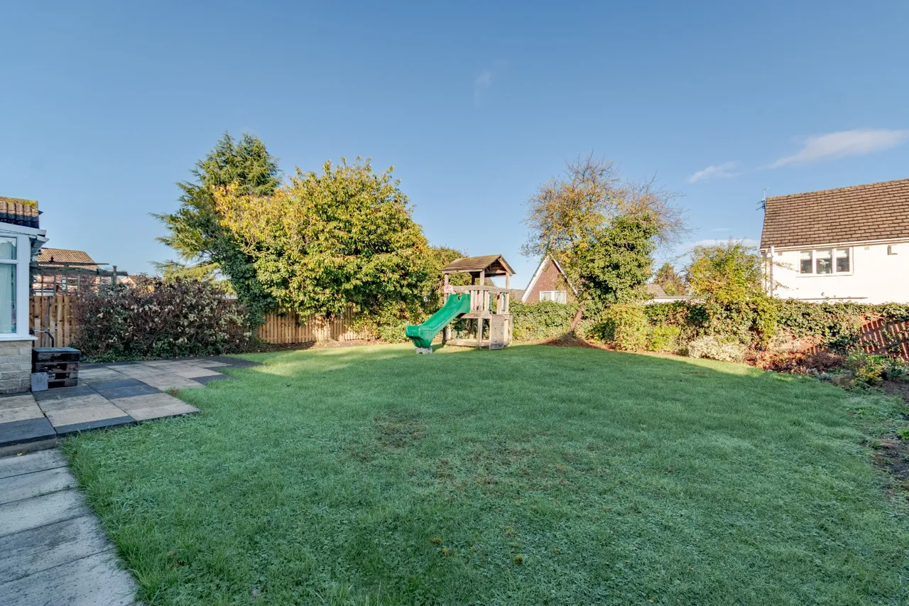Moorhead Crescent, Shipley, BD18, photo 20
