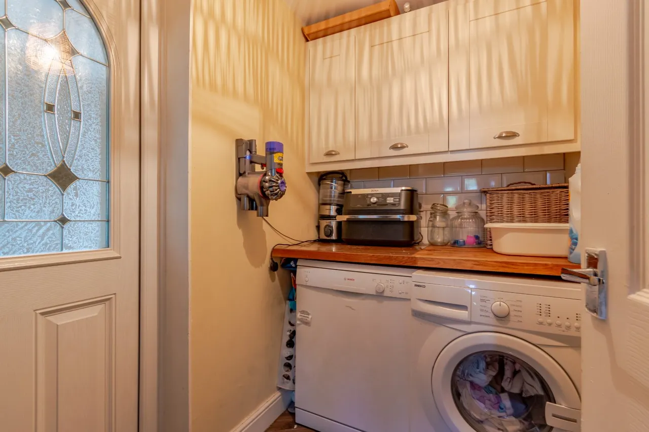 Moorhead Crescent, Shipley, BD18, photo 14