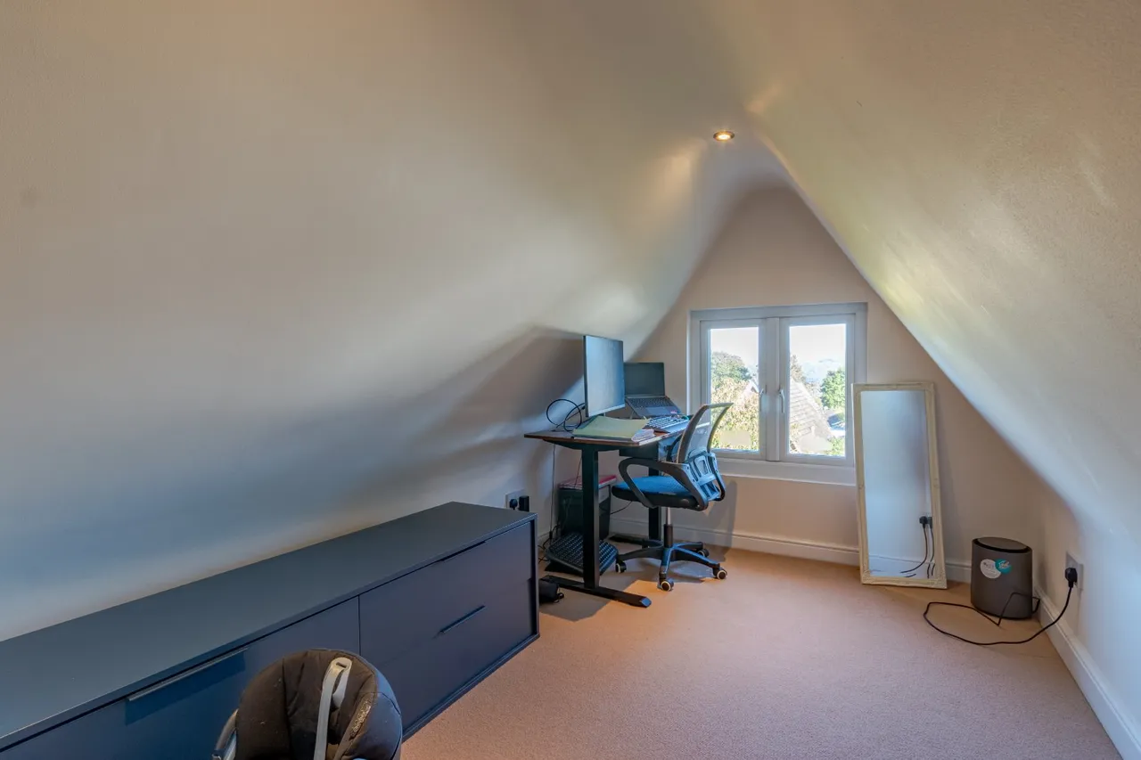 Moorhead Crescent, Shipley, BD18, photo 18