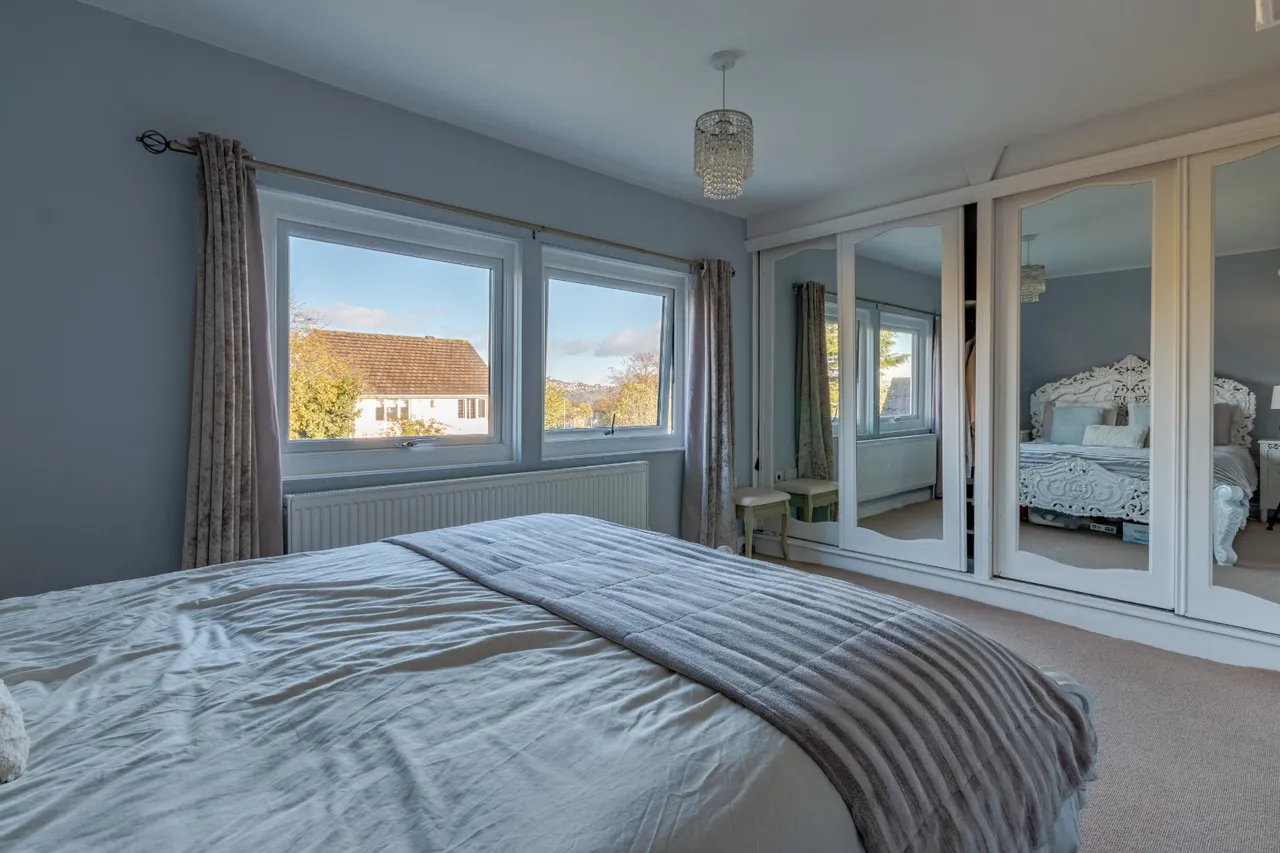 Moorhead Crescent, Shipley, BD18, photo 6