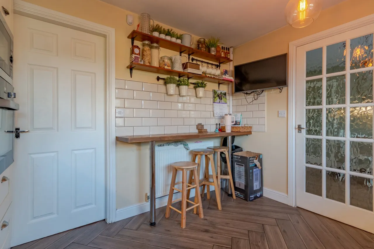 Moorhead Crescent, Shipley, BD18, photo 10