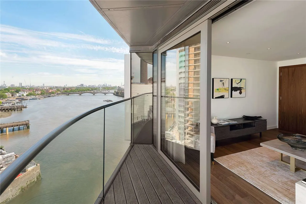2 bed new development for sale — Tower West, Chelsea Waterfront, Kensington & Chelsea, London, SW10 0QH