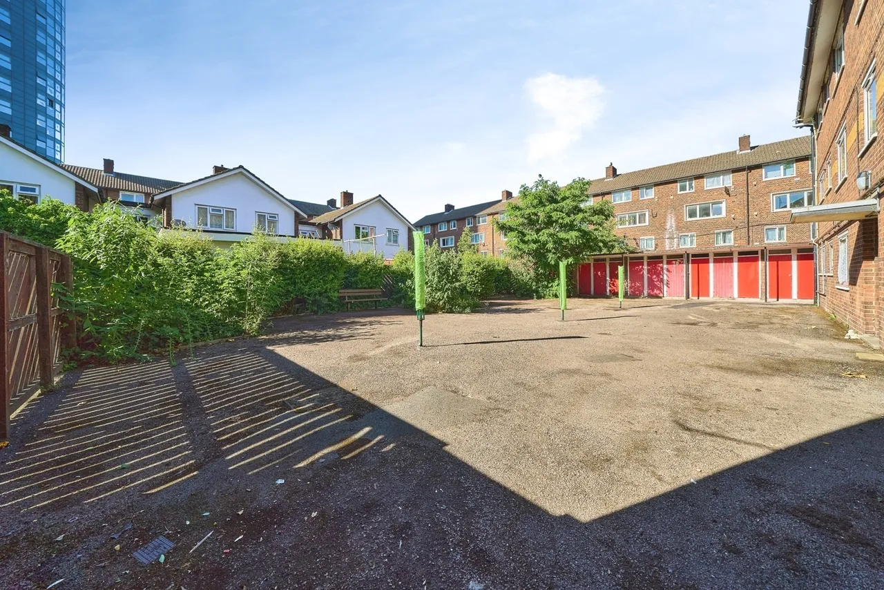 Great Eastern Road, London, E15, photo 18