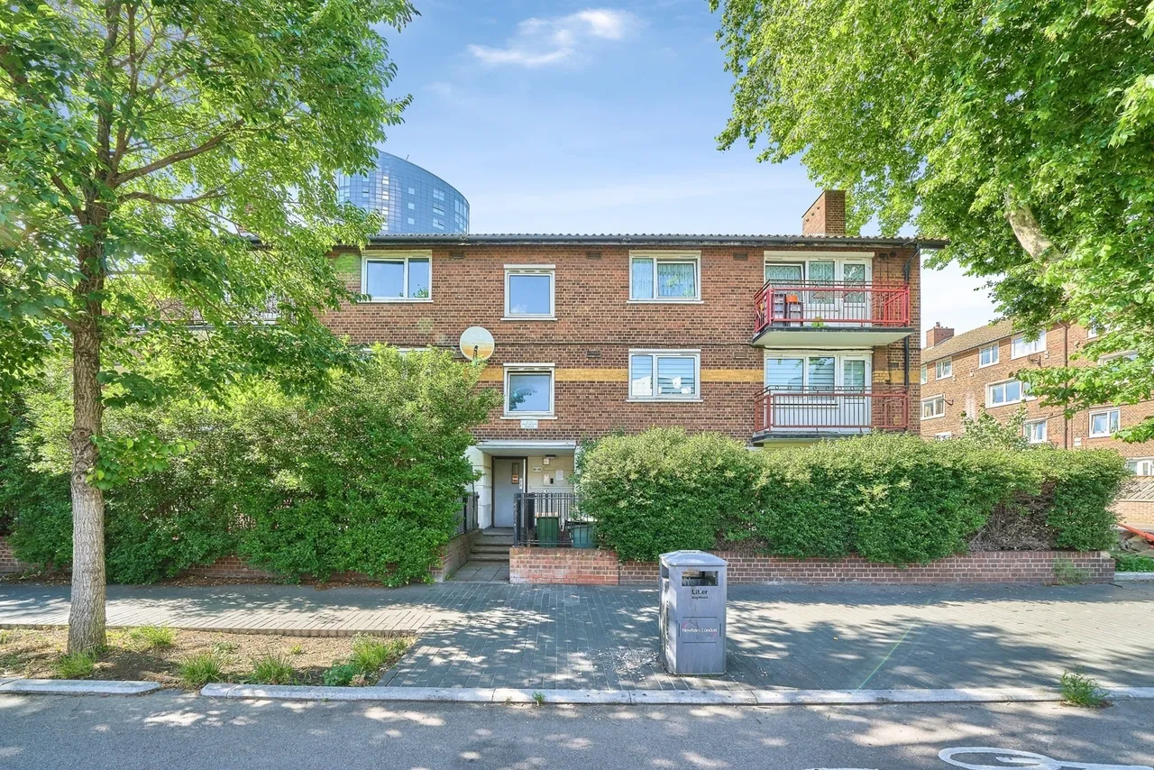 3 bed flat for sale — Great Eastern Road, London, E15