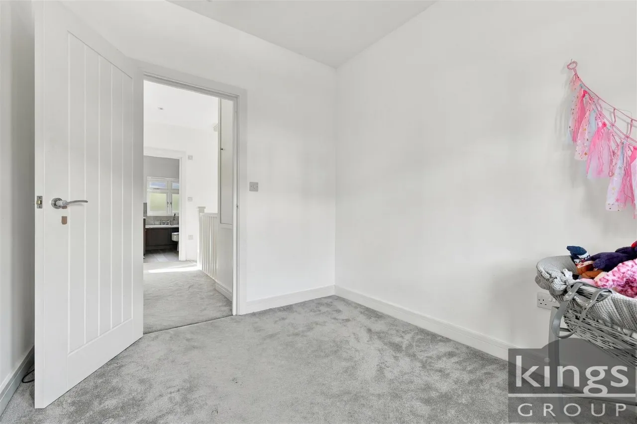 Leighton Road, Enfield, photo 13