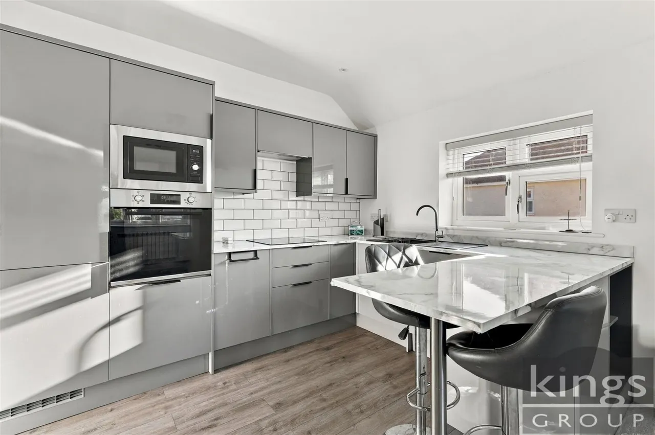 Leighton Road, Enfield, photo 4