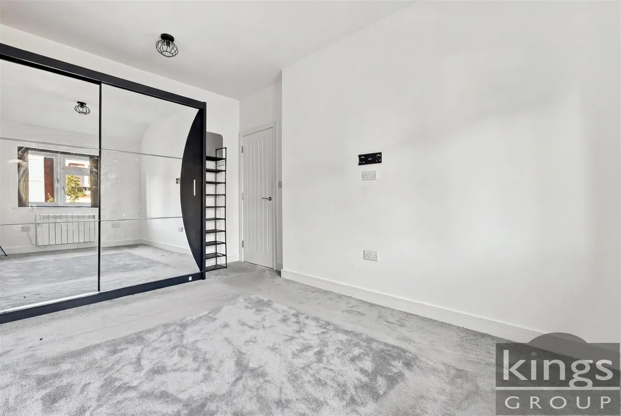 Leighton Road, Enfield, photo 11