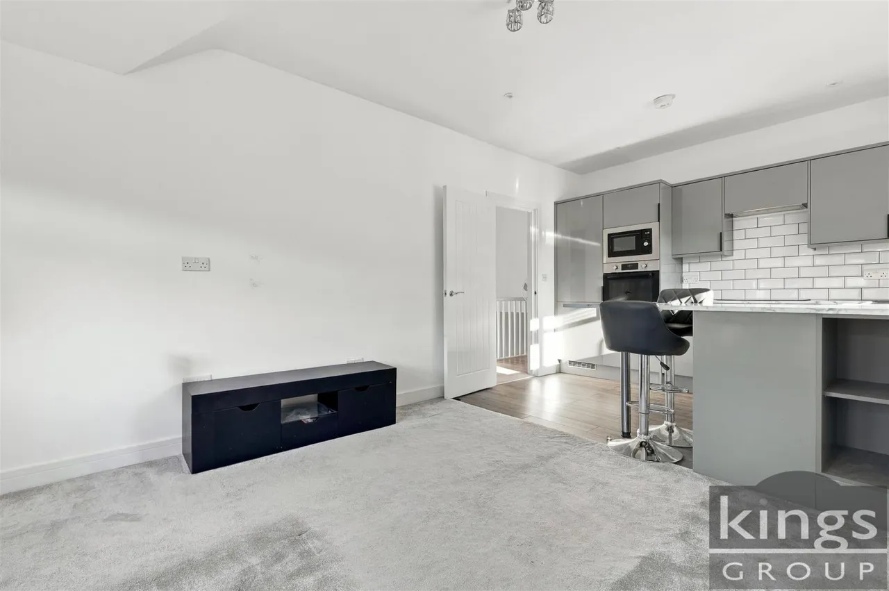 Leighton Road, Enfield, photo 2