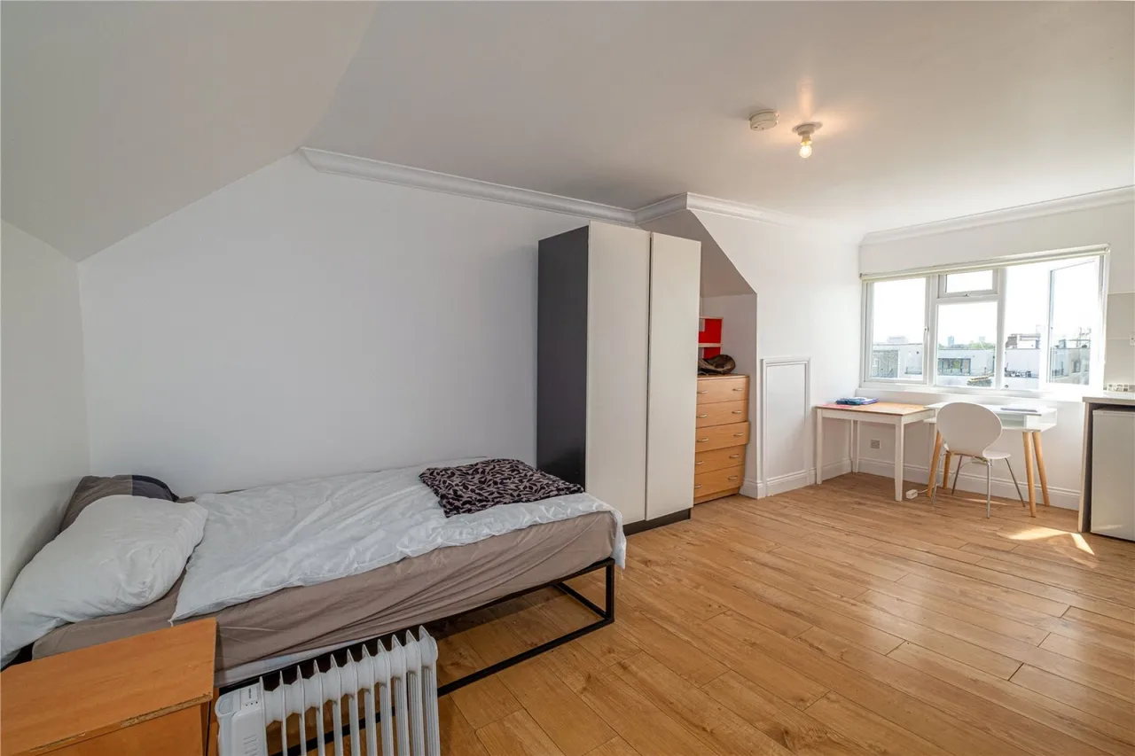 Mazenod Avenue, Kilburn, NW6, photo 2