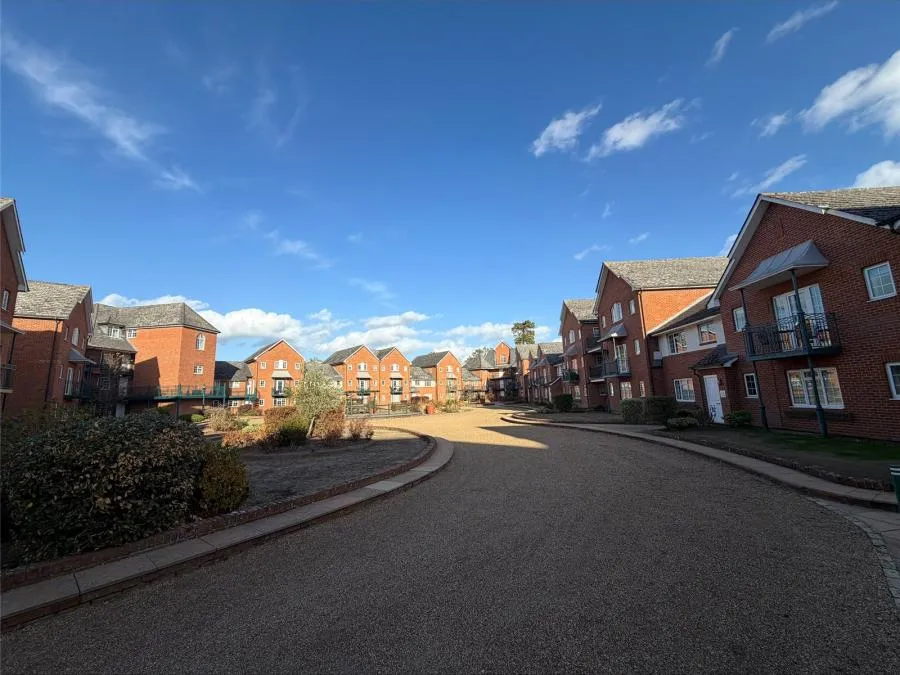 Knights Place, Windsor, SL4, photo 2
