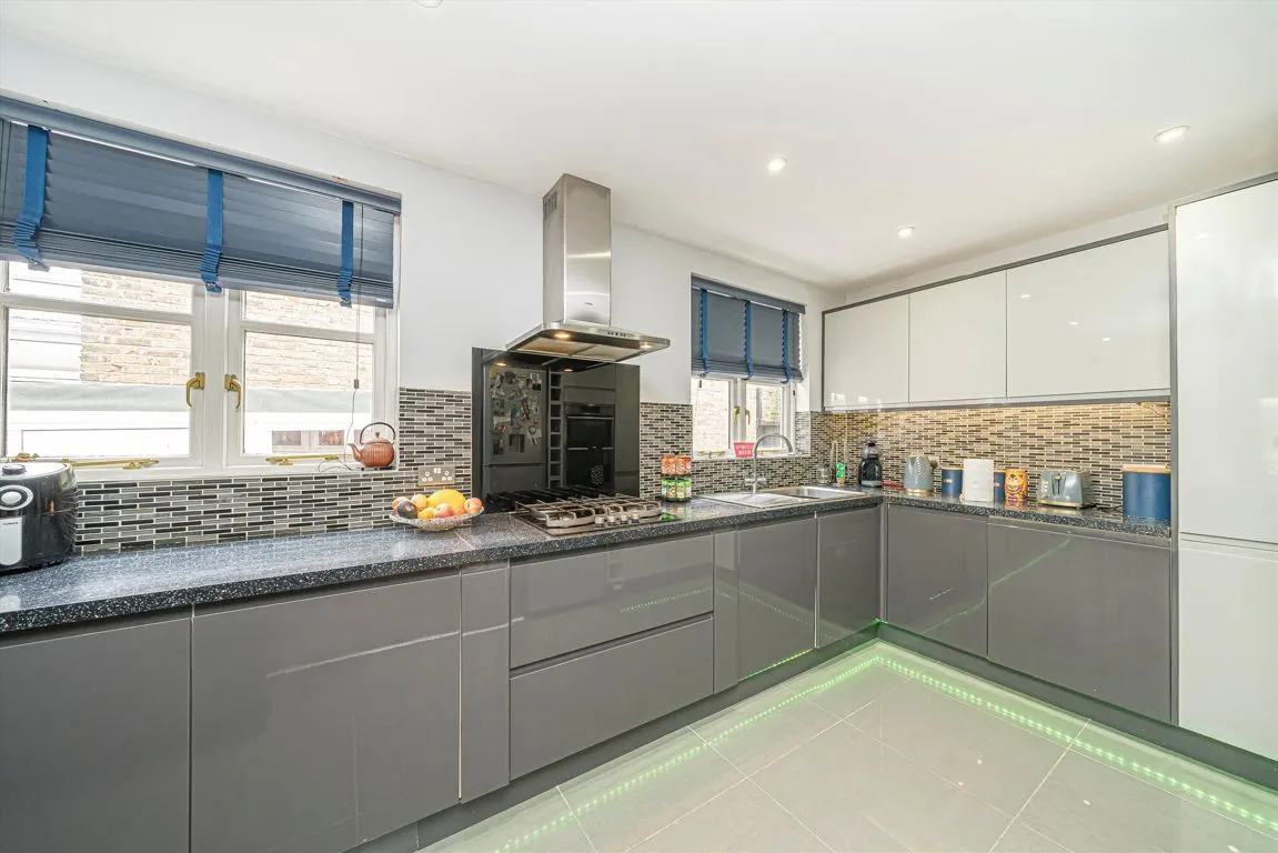 Dudley Road, Walton-on-Thames, KT12, photo 3