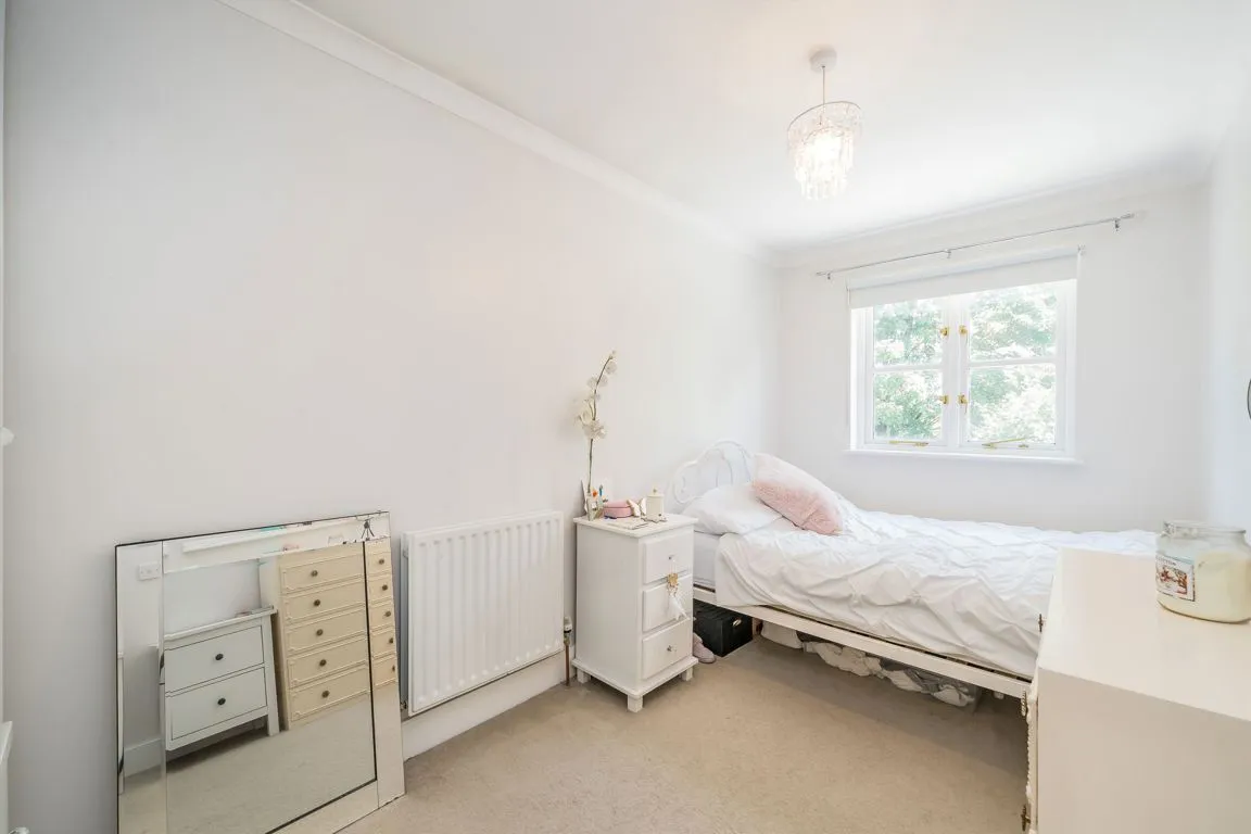Dudley Road, Walton-on-Thames, KT12, photo 9