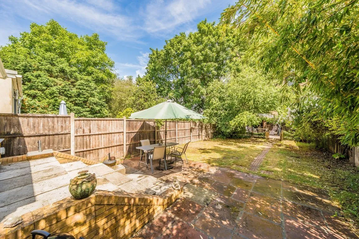 Dudley Road, Walton-on-Thames, KT12, photo 12