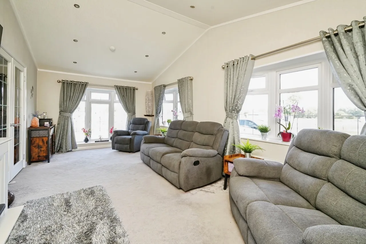 Heathfield Park, Bletchingdon, Kidlington, Oxfordshire, OX5, photo 6