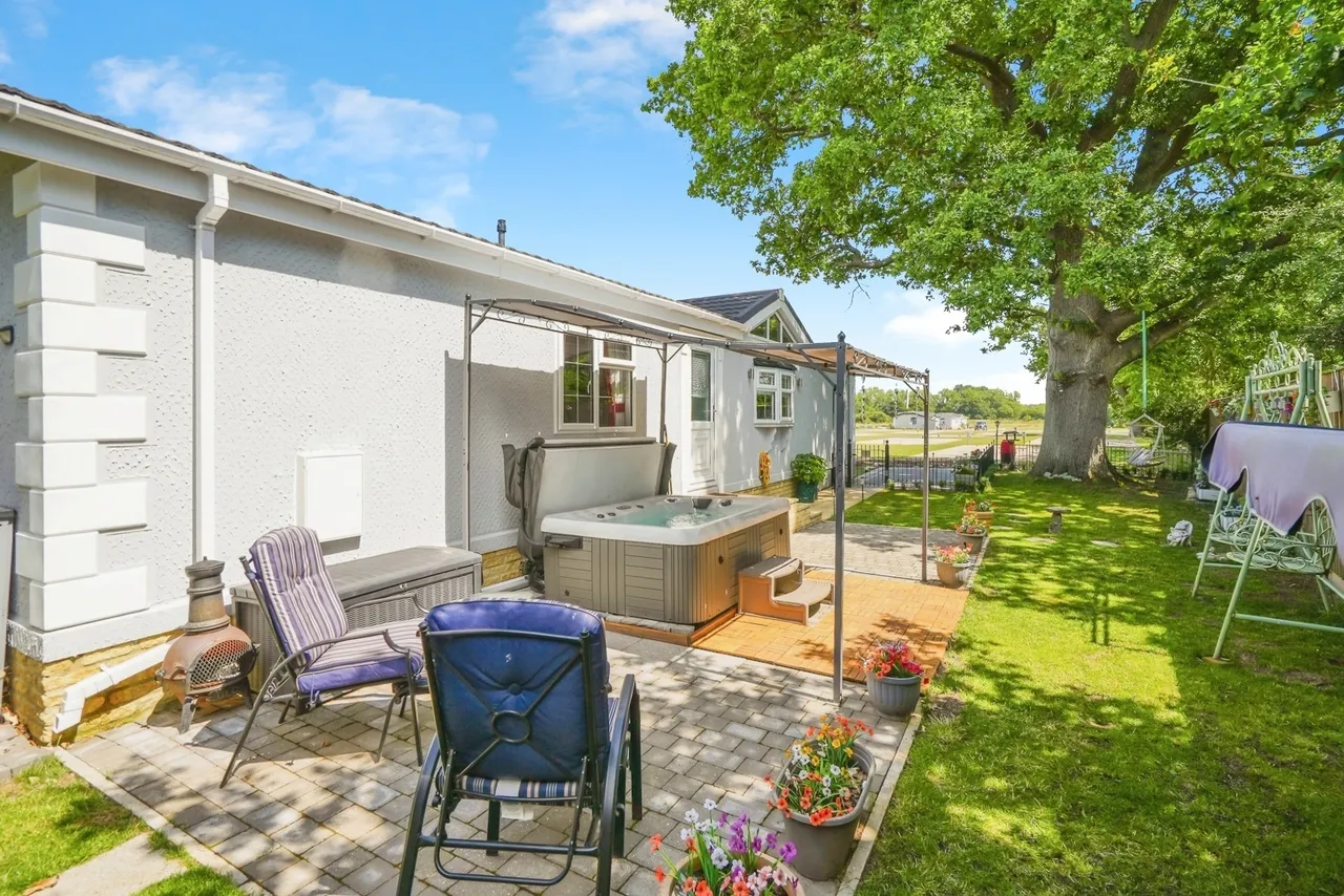 2 bed mobile home for sale — Heathfield Park, Bletchingdon, Kidlington, Oxfordshire, OX5