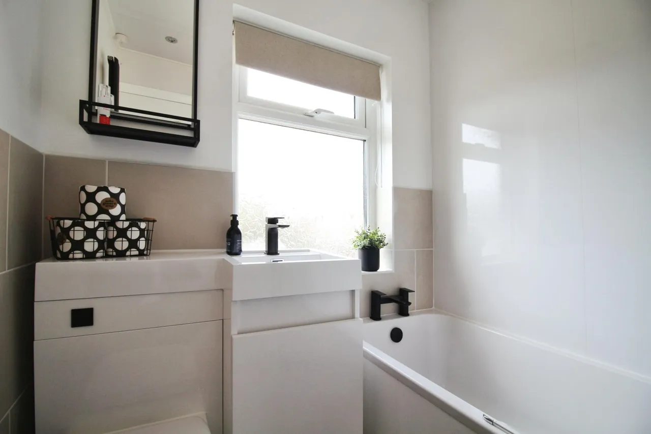 Silcoates Lane, Wakefield, WF2, photo 14