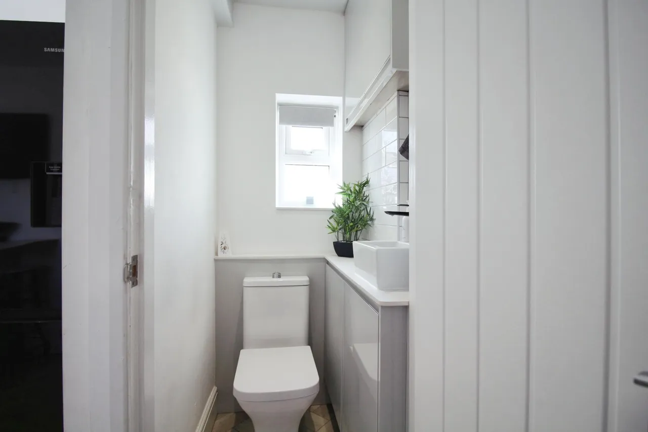 Silcoates Lane, Wakefield, WF2, photo 9