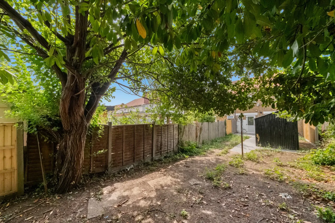 Barrack Road, Hounslow, TW4, photo 13