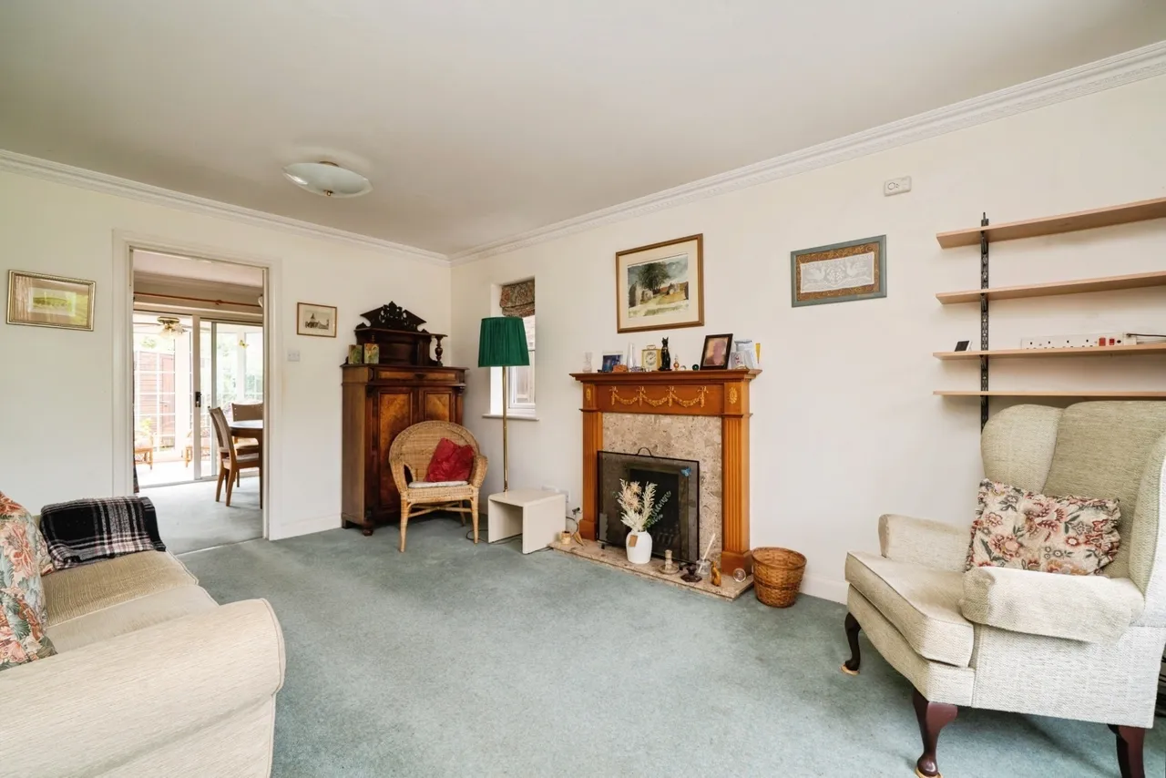 Falcon Wood, Leatherhead, KT22, photo 5