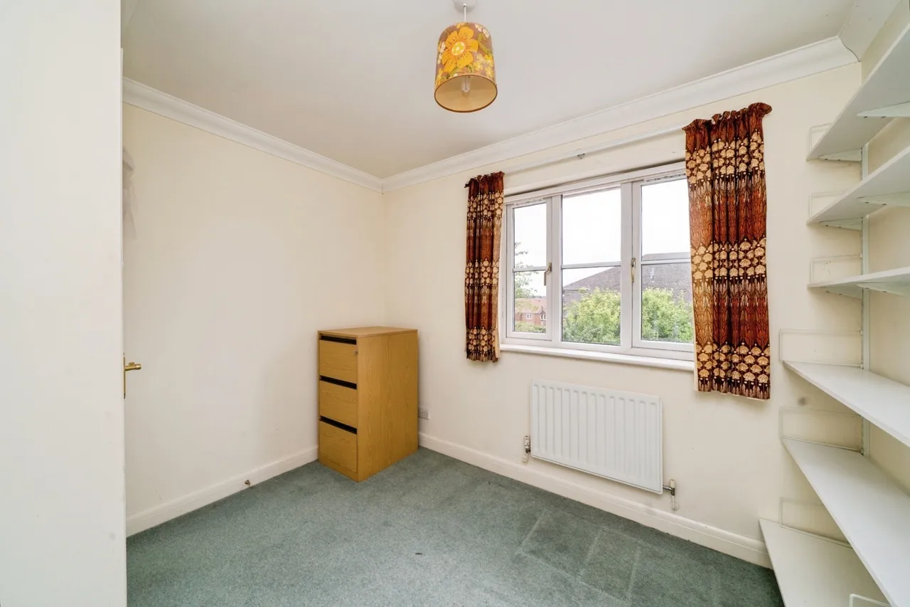 Falcon Wood, Leatherhead, KT22, photo 15