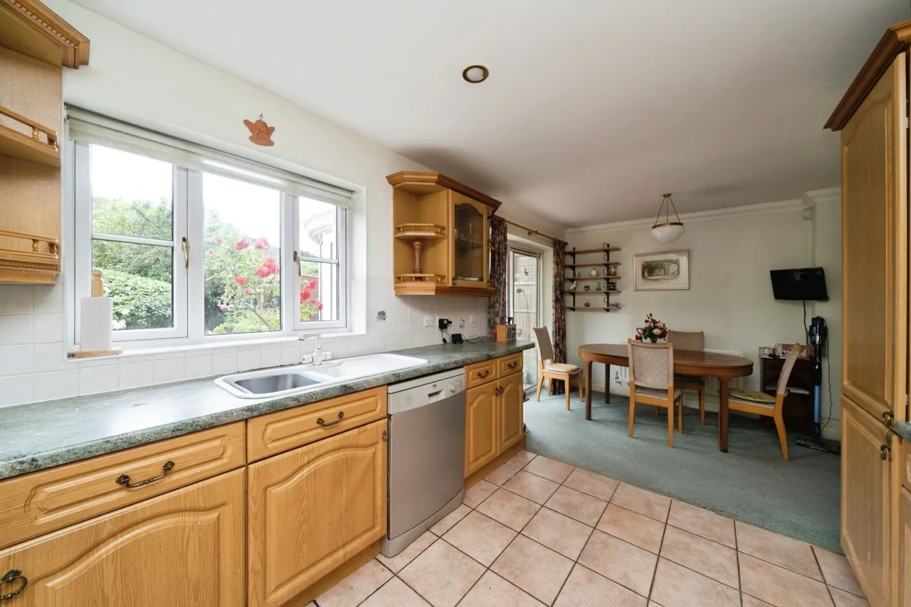 Falcon Wood, Leatherhead, KT22, photo 11