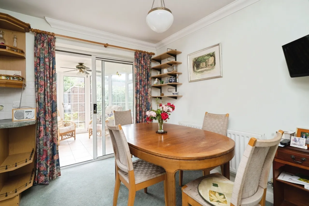 Falcon Wood, Leatherhead, KT22, photo 10
