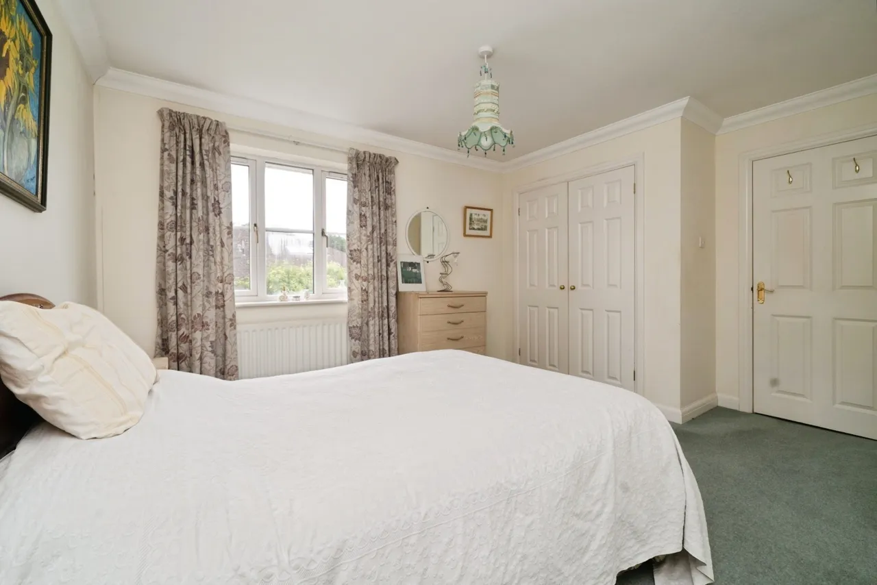 Falcon Wood, Leatherhead, KT22, photo 7