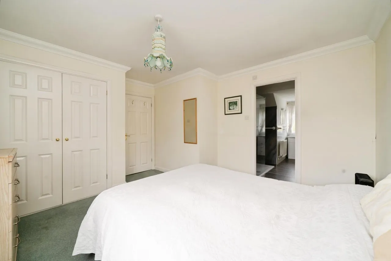 Falcon Wood, Leatherhead, KT22, photo 8