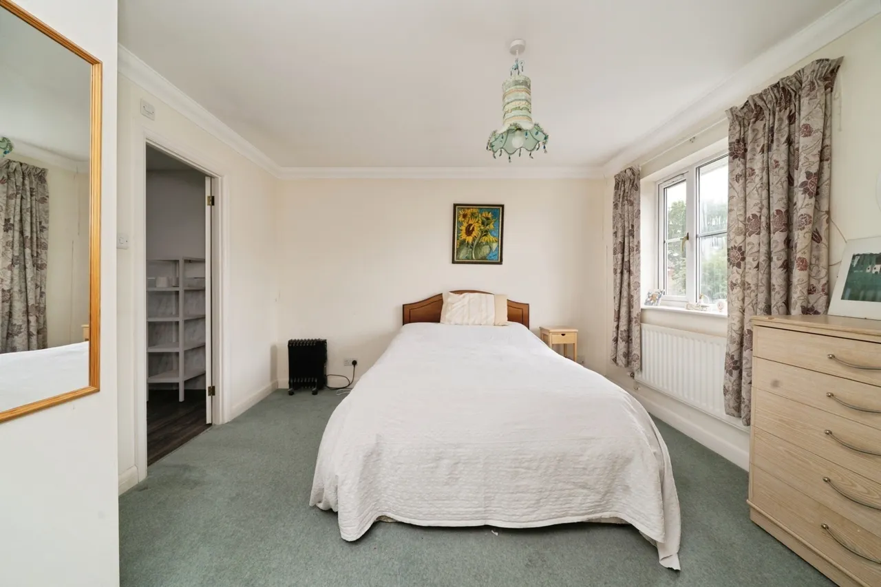 Falcon Wood, Leatherhead, KT22, photo 13