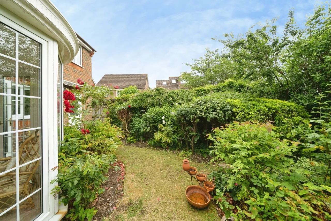 Falcon Wood, Leatherhead, KT22, photo 18