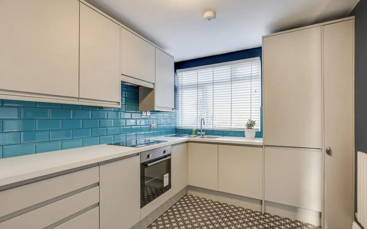 Stoneleigh Broadway, Epsom, KT17, photo 12