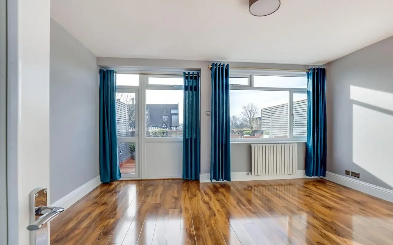 Stoneleigh Broadway, Epsom, KT17, photo 4