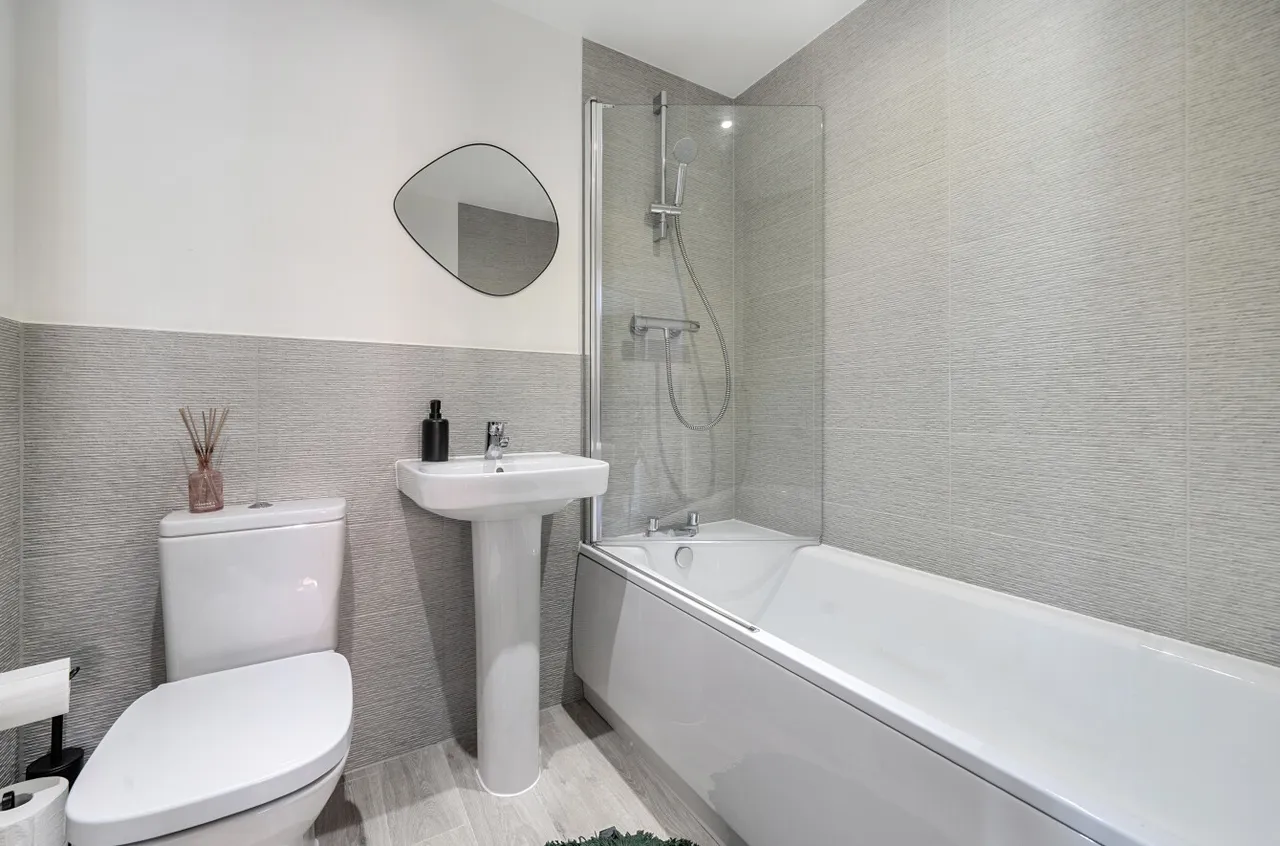 Fir Tree Road, Woodley, Reading, Berkshire, RG5 4FJ, photo 16