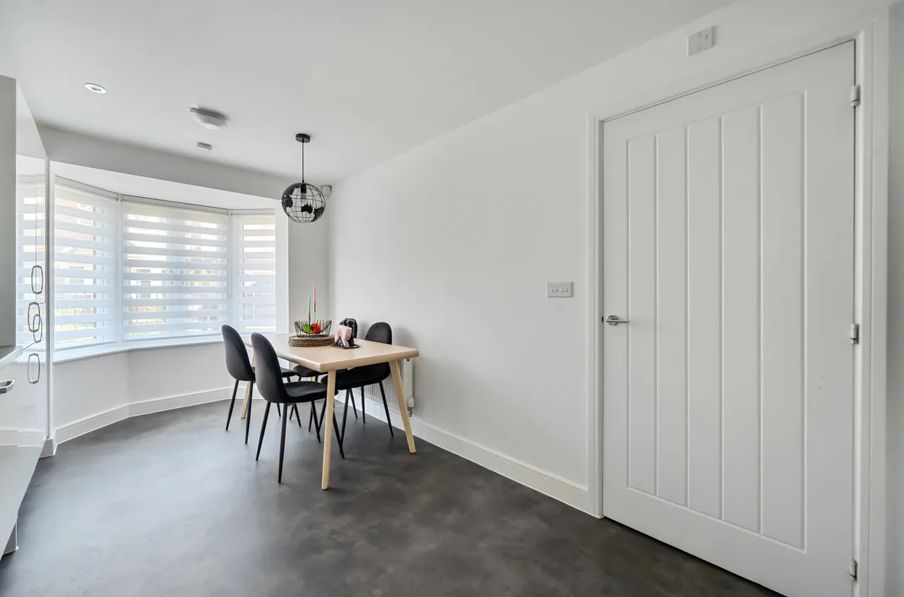Fir Tree Road, Woodley, Reading, Berkshire, RG5 4FJ, photo 5