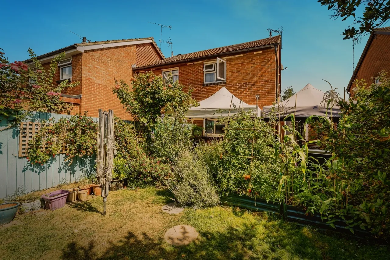 Field Way, Aylesbury, HP20, photo 5