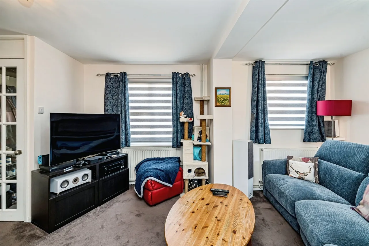 Field Way, Aylesbury, HP20, photo 6