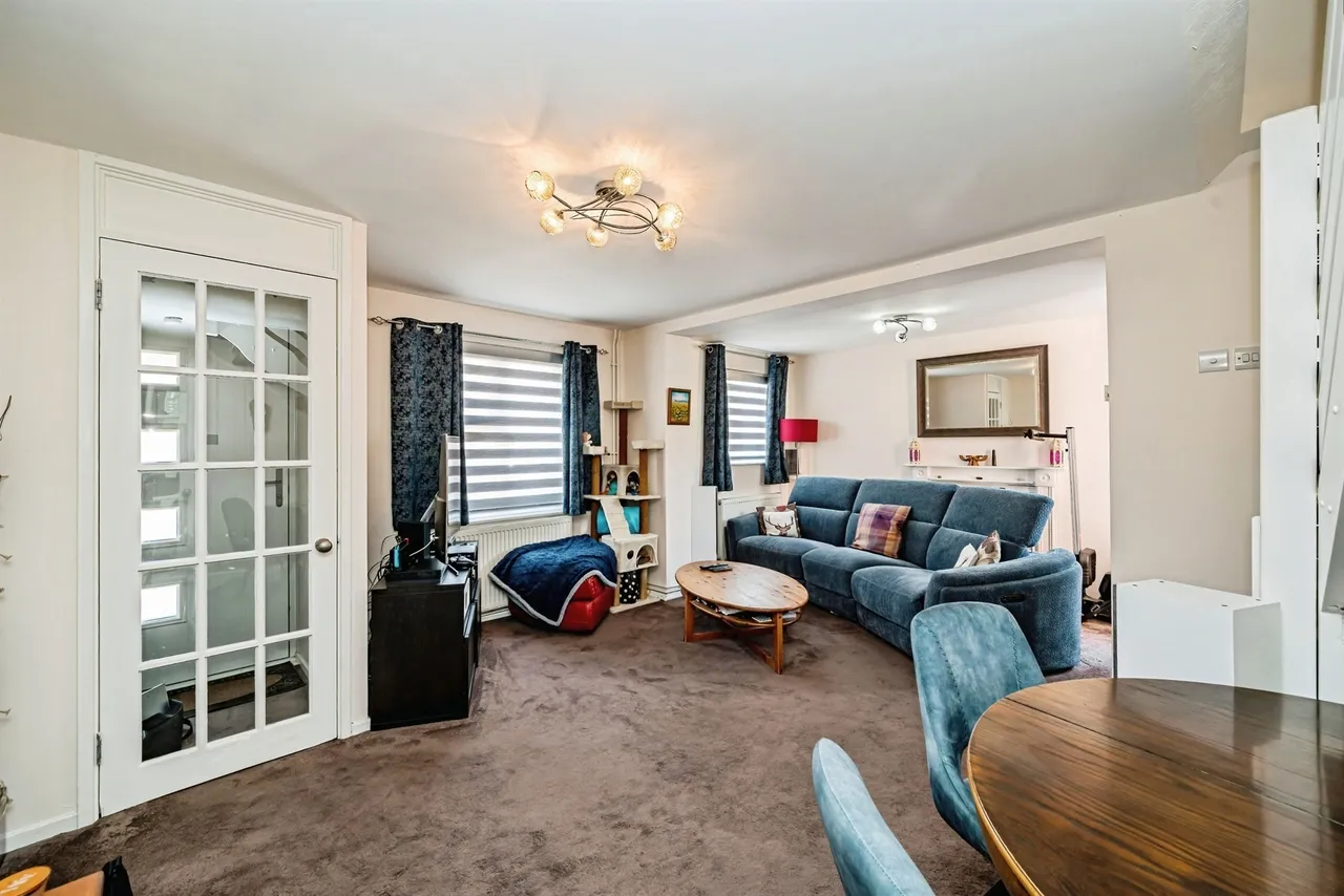 Field Way, Aylesbury, HP20, photo 2