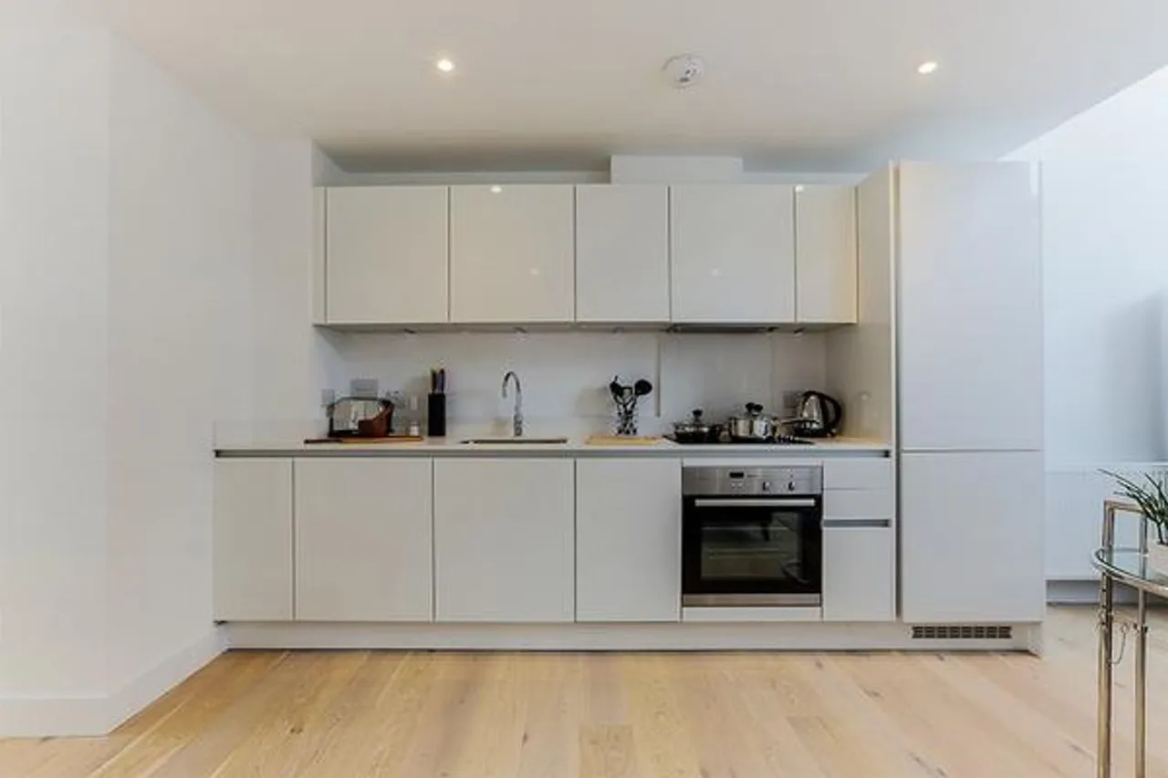 Clyde Square, Severn Court, E14, photo 3