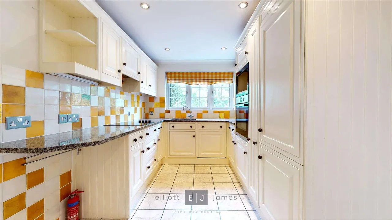 Hainault Road, Chigwell, IG7, photo 4