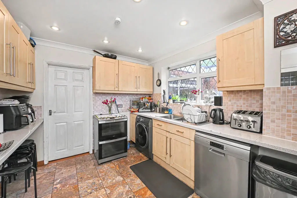 Broadfield Road, Hemel Hempstead, Hertfordshire, HP2 4DW, photo 2