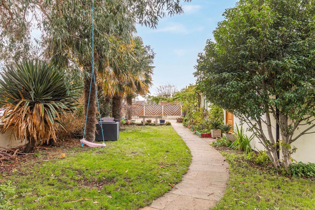 Detached Corner Plot Bungalow in Grim, photo 13