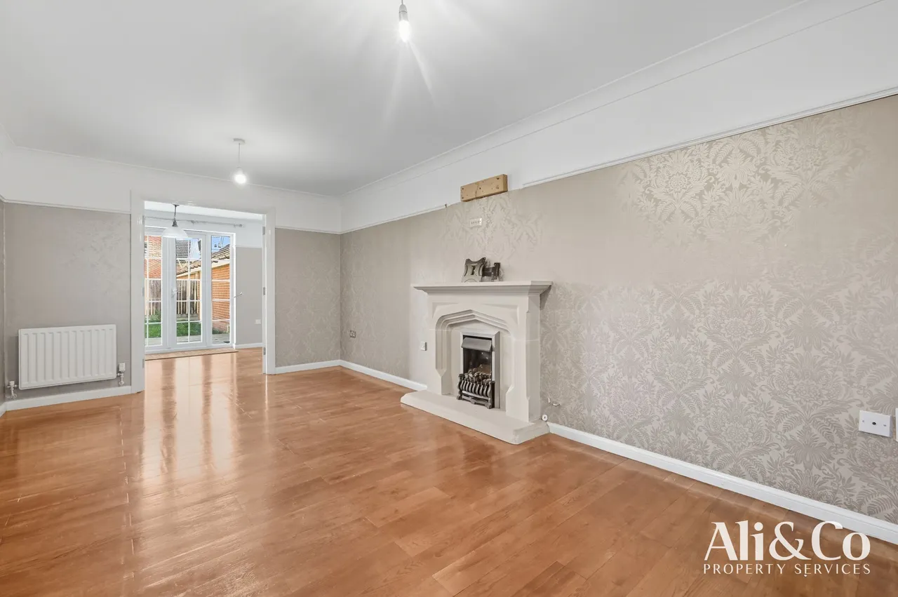 Frobisher Gardens, Chafford Hundred, Essex, RM16 6EZ, photo 7